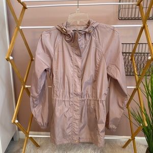 Women’s fitted drawstring zip up windbreaker